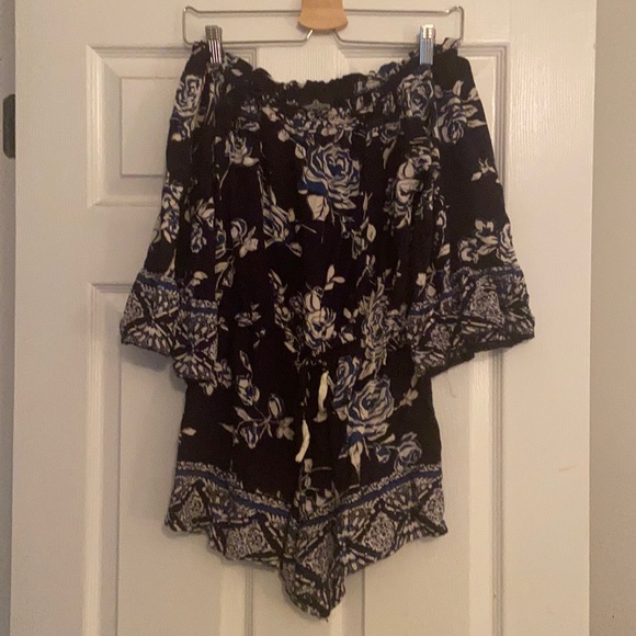 One piece. Wear off or on shoulders! - Picture 1 of 1